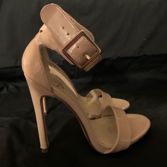 Heels - Picture 2 of 3